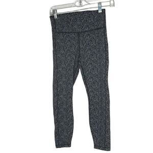 Athleta Ultimate Stash Pocket Textured 7/8 Leggings. Size Small.